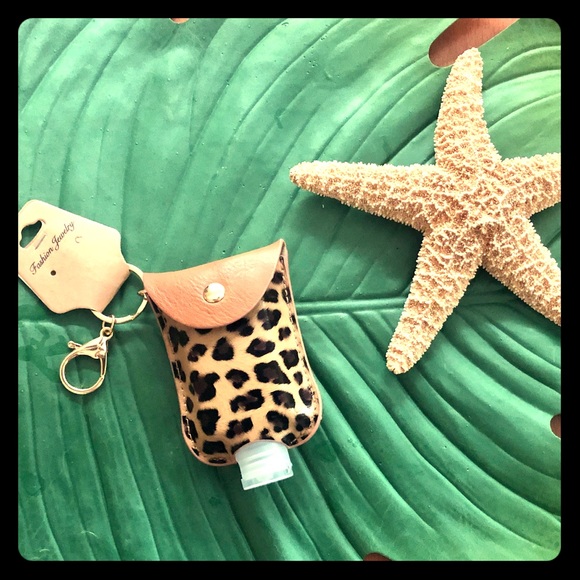 Leopard Print Sanitizer Holder paired w/ Mask NWT - Picture 6 of 8